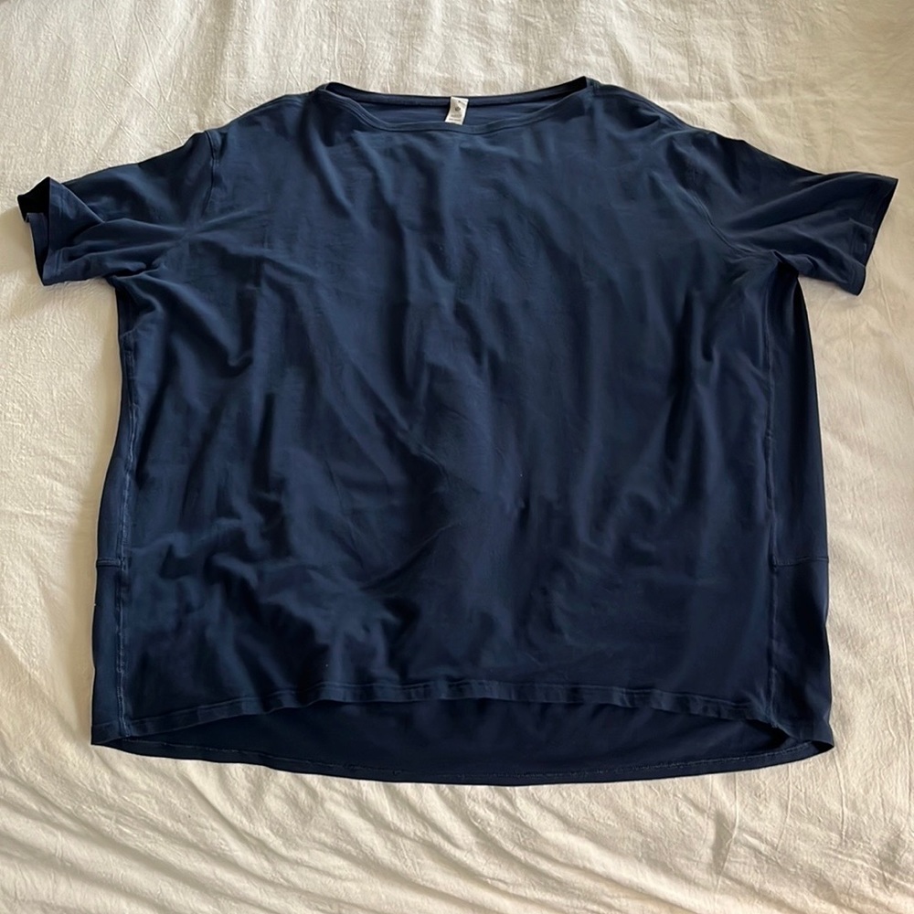 Lululemon Back in Action tee